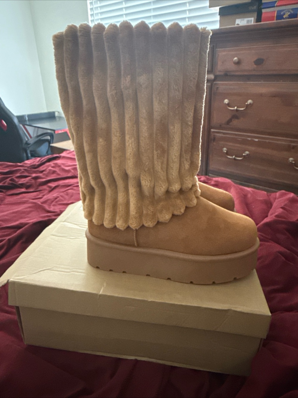 NEW Carlkarida Women’s Platform Fur Snow Boots Brown Size 7